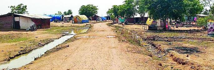 Waiting for the development of the Kaikadi | कैकाडी वस्तीला विकासाची प्रतीक्षा Waiting for the development of the Kaikadi | कैकाडी वस्तीला विकासाची प्रतीक्षा