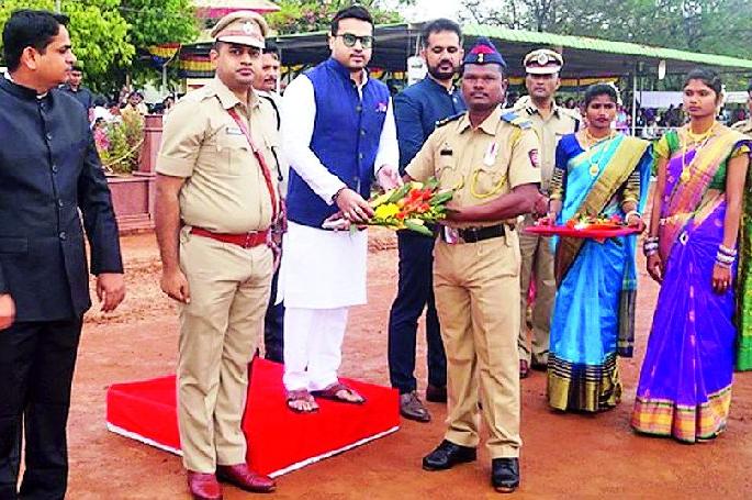 Permanent employment effort from tourism | पर्यटनातून कायमस्वरूपी रोजगाराचा प्रयत्न Permanent employment effort from tourism | पर्यटनातून कायमस्वरूपी रोजगाराचा प्रयत्न