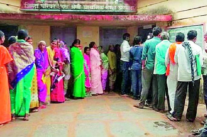 Around 74 percent polling | आरमोरीत ७४ टक्के मतदान