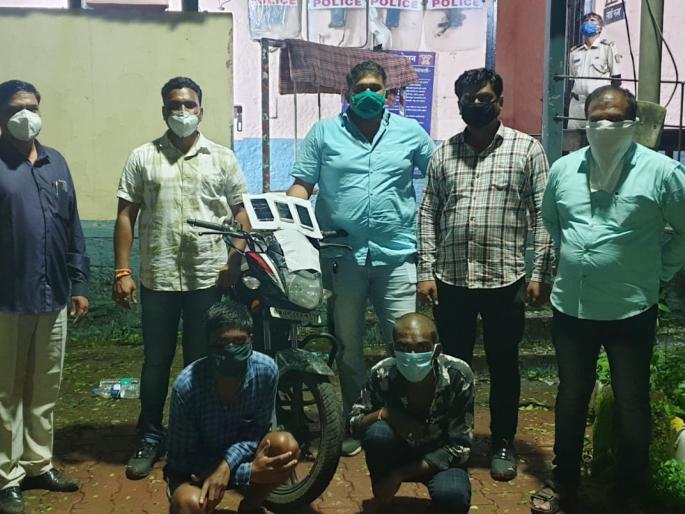 Police arrest two truck drivers | ट्रक चालकांना मारहाण करुन लूटणारे दोघे पोलिसांच्या ताब्यात Police arrest two truck drivers | ट्रक चालकांना मारहाण करुन लूटणारे दोघे पोलिसांच्या ताब्यात