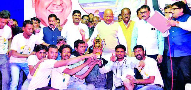 Attempts to send players to state and national level | खेळाडूंना राज्य व राष्ट्रीयस्तरावर पाठविण्यासाठी प्रयत्न Attempts to send players to state and national level | खेळाडूंना राज्य व राष्ट्रीयस्तरावर पाठविण्यासाठी प्रयत्न