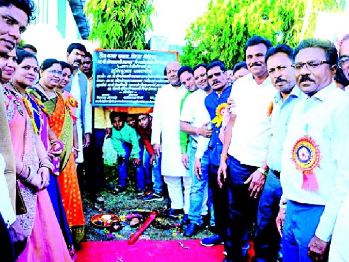 Need to unite for community development | समाजाच्या प्रगतीसाठी संघटित होणे गरजेचे Need to unite for community development | समाजाच्या प्रगतीसाठी संघटित होणे गरजेचे