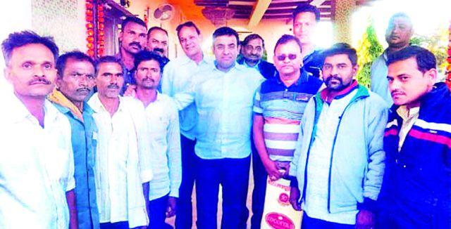 Representation of Project Affected Persons | प्रकल्पग्रस्तांचे परिणय फुके यांना निवेदन Representation of Project Affected Persons | प्रकल्पग्रस्तांचे परिणय फुके यांना निवेदन