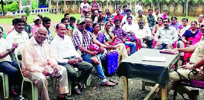 Citizens should celebrate the festival in peace | नागरिकांनी सण-उत्सव शांततेत साजरे करावे Citizens should celebrate the festival in peace | नागरिकांनी सण-उत्सव शांततेत साजरे करावे