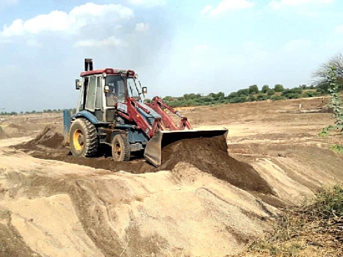 Sandalwood against sand mafia ..! | वाळू माफियांविरूद्ध प्रशासनाचा बडगा..! Sandalwood against sand mafia ..! | वाळू माफियांविरूद्ध प्रशासनाचा बडगा..!