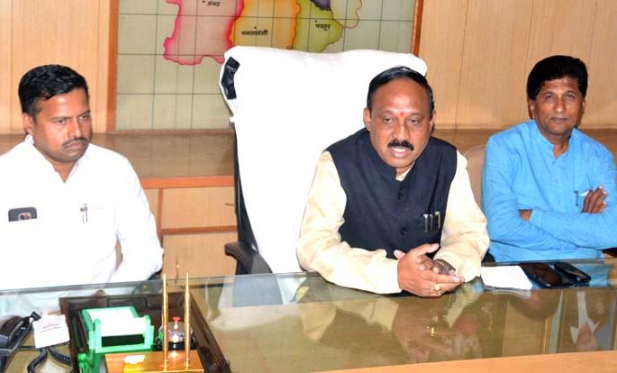 Panchayatraj Committee angry with Zilla Parishad | पंचायतराज समितीकडून जिल्हा परिषदेचे वाभाडे