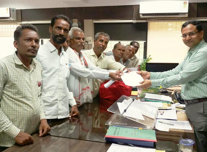 Demand for reporting FIR against mahavitaran | वीज वितरण कंपनीवर सदोष मनुष्यवधाचा गुन्हा नोंदवा