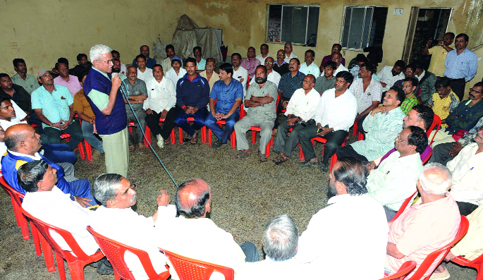 Call the special session of the Maratha Reservation Committee | मराठा आरक्षणप्रश्नी विधिमंडळाचे विशेष अधिवेशन बोलवा Call the special session of the Maratha Reservation Committee | मराठा आरक्षणप्रश्नी विधिमंडळाचे विशेष अधिवेशन बोलवा