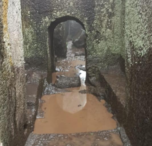 Crowd of tourists at Ramshej fort | रामशेज किल्ल्यावर पर्यटकांचा गर्दी Crowd of tourists at Ramshej fort | रामशेज किल्ल्यावर पर्यटकांचा गर्दी