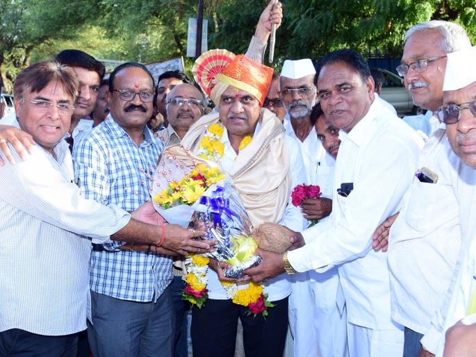 Felicitated Lasalagavi Nanasaheb Patil | लासलगावी नानासाहेब पाटील यांचा सत्कार Felicitated Lasalagavi Nanasaheb Patil | लासलगावी नानासाहेब पाटील यांचा सत्कार