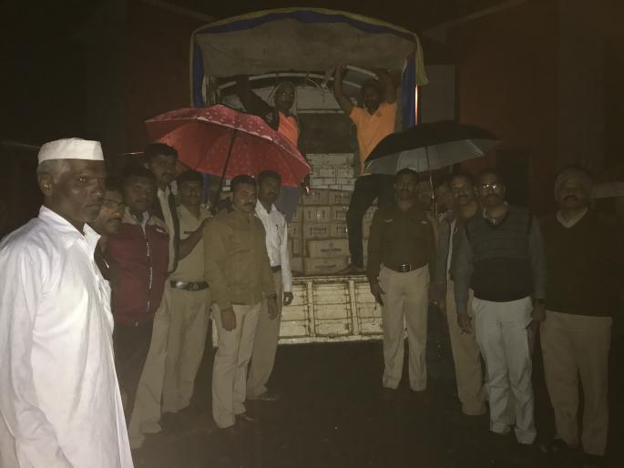 Mahabaleshwar seizes liquor reserves of 2.5 lakhs | महाबळेश्वर येथे अडीच लाखांचा दारू साठा जप्त