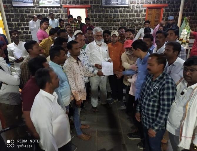 Rent of MSEDCL before the Minister of Agriculture | महावितरणच्या कारभाराचे कृषिमंत्र्यांसमोर वाभाडे
