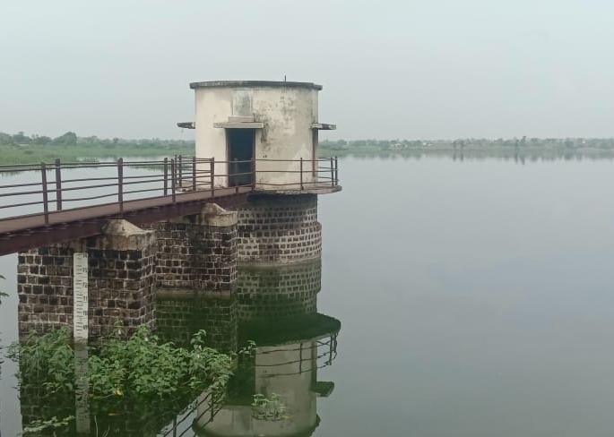 The city of Manmad has enough water for four months | मनमाड शहराला चार महिने पुरेल एवढा पाणीसाठा The city of Manmad has enough water for four months | मनमाड शहराला चार महिने पुरेल एवढा पाणीसाठा