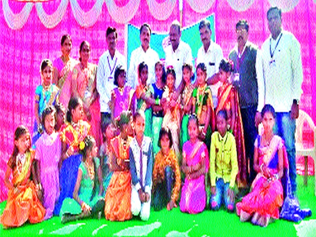 Goddess's head was involved in various cultural programs in the school | देवीचा माथा शाळेत विविध सांस्कृतिक कार्यक्र म Goddess's head was involved in various cultural programs in the school | देवीचा माथा शाळेत विविध सांस्कृतिक कार्यक्र म