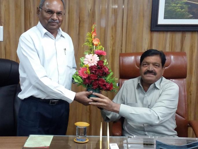 Municipal Commissioner Board took over the charge | मनपा आयुक्त बोर्डेंनी घेतला पदभार Municipal Commissioner Board took over the charge | मनपा आयुक्त बोर्डेंनी घेतला पदभार