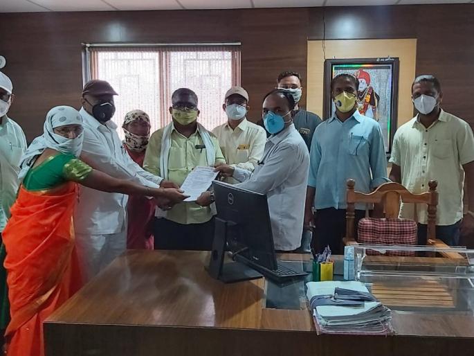 Statement to Tehsildar on behalf of Teachers Committee | शिक्षक समितीच्या वतीने तहसीलदारांना निवेदन Statement to Tehsildar on behalf of Teachers Committee | शिक्षक समितीच्या वतीने तहसीलदारांना निवेदन