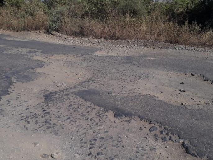 Bad condition of roads in Nampur Panchkrushi! | नामपूर पंचक्रोशीतील रस्त्यांना दुरवस्थेचे ग्रहण! Bad condition of roads in Nampur Panchkrushi! | नामपूर पंचक्रोशीतील रस्त्यांना दुरवस्थेचे ग्रहण!