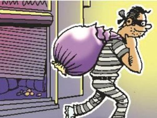 Take five thousand chillers and pass the thieves | पाच हजाराची चिल्लर घेऊन चोरटे पसार Take five thousand chillers and pass the thieves | पाच हजाराची चिल्लर घेऊन चोरटे पसार