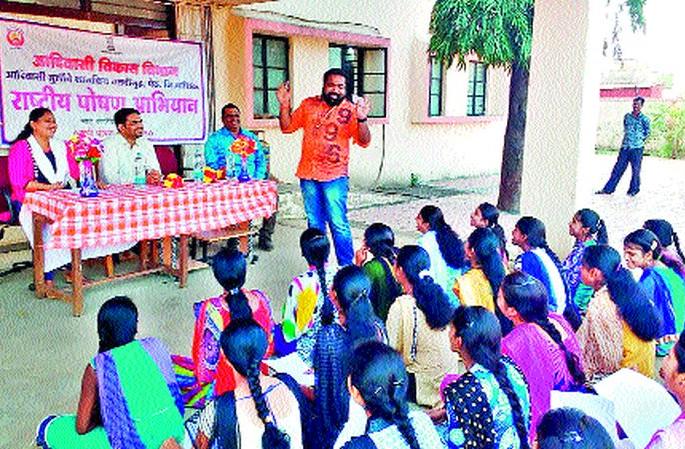 Enlightenment for registering a voter registration from a single experiment | एकपात्री प्रयोगातून मतदार नोंदणीसाठी प्रबोधन Enlightenment for registering a voter registration from a single experiment | एकपात्री प्रयोगातून मतदार नोंदणीसाठी प्रबोधन