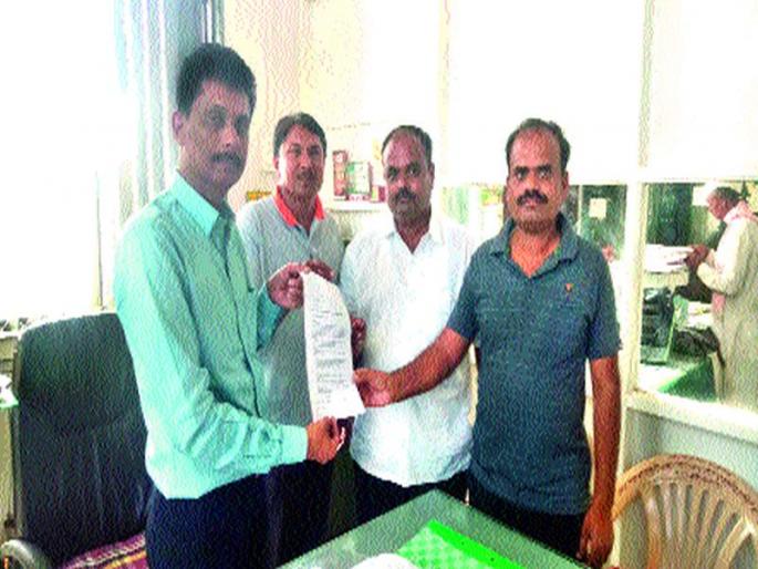 Calling: Provide the demand inspection report by WHATSAPA to the agriculture department of the grape growers | कळवण : द्राक्ष उत्पादकांची कृषी विभागाकडे मागणी तपासणी अहवाल व्हॉट्सअॅपद्वारे द्या Calling: Provide the demand inspection report by WHATSAPA to the agriculture department of the grape growers | कळवण : द्राक्ष उत्पादकांची कृषी विभागाकडे मागणी तपासणी अहवाल व्हॉट्सअॅपद्वारे द्या