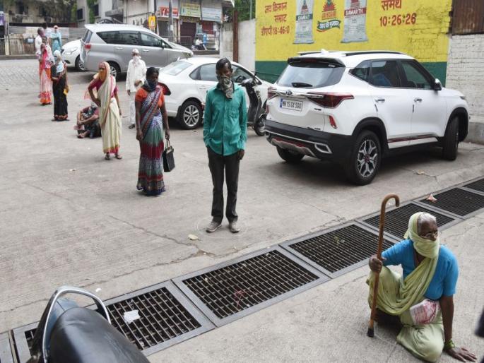 Social distances have to be placed in the city banks as well | शहरातील बॅँकांमध्येही ठेवावे लागणार सोशल डिस्टन्स Social distances have to be placed in the city banks as well | शहरातील बॅँकांमध्येही ठेवावे लागणार सोशल डिस्टन्स