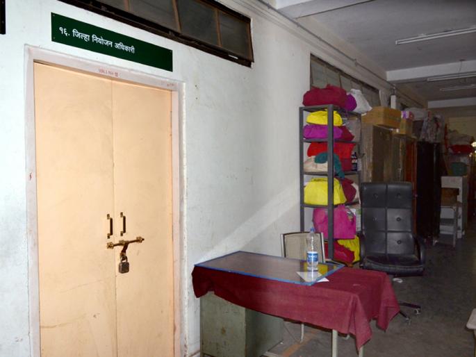 Parbhani: The 'planning' of 'planning' in human development | परभणी : ‘नियोजन’चे बस्तान ‘मानव विकास’मध्ये Parbhani: The 'planning' of 'planning' in human development | परभणी : ‘नियोजन’चे बस्तान ‘मानव विकास’मध्ये