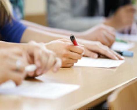 Parbhani: Paper given to students before time | परभणी : वेळेपूर्वीच विद्यार्थ्यांना दिला पेपर Parbhani: Paper given to students before time | परभणी : वेळेपूर्वीच विद्यार्थ्यांना दिला पेपर