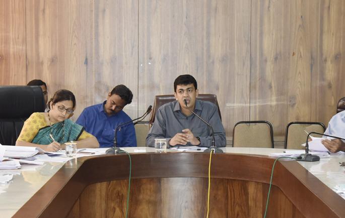 Do not force recover from floods or else criminal proceedings will be initiated | पूरबाधितांकडून जबरदस्तीने वसूली करू नका अन्यथा फौजदारी कारवाई करणार Do not force recover from floods or else criminal proceedings will be initiated | पूरबाधितांकडून जबरदस्तीने वसूली करू नका अन्यथा फौजदारी कारवाई करणार