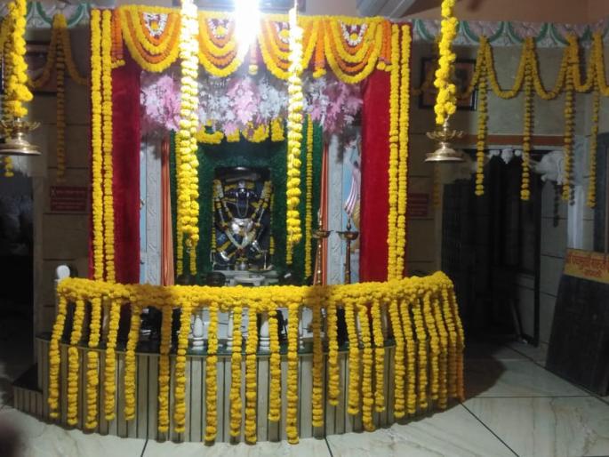 Take away the crisis of Corona .. Maruthiraya! | कोरोनाचे संकट दूर कर.. मारुतीराया ! Take away the crisis of Corona .. Maruthiraya! | कोरोनाचे संकट दूर कर.. मारुतीराया !