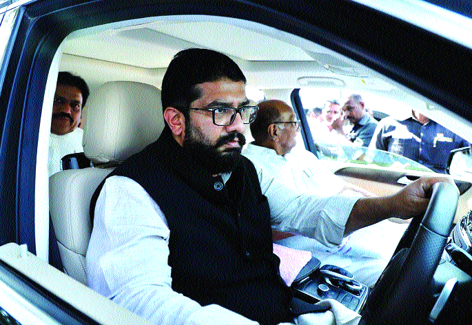 Pawar's tonic for friendly politics. | सोयीच्या राजकारणाला पवारांचे टॉनिक.. Pawar's tonic for friendly politics. | सोयीच्या राजकारणाला पवारांचे टॉनिक..