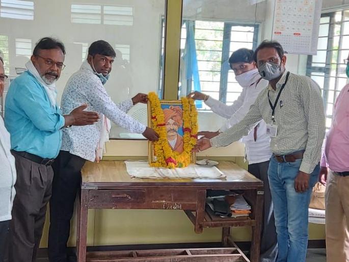 Shahu Maharaj Jayanti at Vivekananda Vidyalaya | विवेकानंद विद्यालयात शाहू महाराज जयंती Shahu Maharaj Jayanti at Vivekananda Vidyalaya | विवेकानंद विद्यालयात शाहू महाराज जयंती