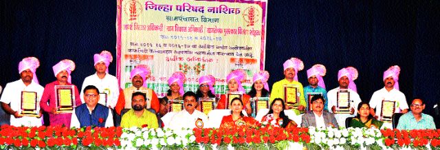 Gramsevak Zilla Parishad's spine | ग्रामसेवक जिल्हा परिषदेचा कणा Gramsevak Zilla Parishad's spine | ग्रामसेवक जिल्हा परिषदेचा कणा
