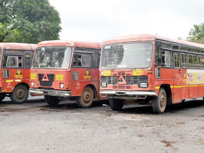 Maratha Kranti Morcha: Youth wins agitation, police apologizes | Maratha Kranti Morcha : युवकाला मारहाणीने आंदोलन चिघळले, पोलिसांकडून दिलगिरी Maratha Kranti Morcha: Youth wins agitation, police apologizes | Maratha Kranti Morcha : युवकाला मारहाणीने आंदोलन चिघळले, पोलिसांकडून दिलगिरी