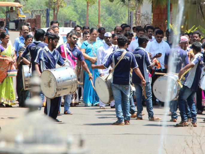 Sindhudurg: Sindhudurg Zilla Parishad first in state for empowerment of Deendayal Upadhyaya Panchayat | सिंधुदुर्ग : दीनदयाळ उपाध्याय पंचायत सशक्तीकरणात सिंधुदुर्ग जिल्हा परिषद राज्यात प्रथम Sindhudurg: Sindhudurg Zilla Parishad first in state for empowerment of Deendayal Upadhyaya Panchayat | सिंधुदुर्ग : दीनदयाळ उपाध्याय पंचायत सशक्तीकरणात सिंधुदुर्ग जिल्हा परिषद राज्यात प्रथम