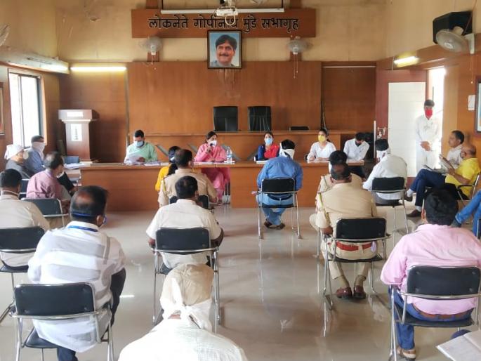 Quarantine those who come to the village from the city in schools: Seemantini Kokate | शहरातून गावात येणाऱ्यांना शाळांमध्ये क्वॉरण्टाइन करा : सीमंतिनी कोकाटे Quarantine those who come to the village from the city in schools: Seemantini Kokate | शहरातून गावात येणाऱ्यांना शाळांमध्ये क्वॉरण्टाइन करा : सीमंतिनी कोकाटे