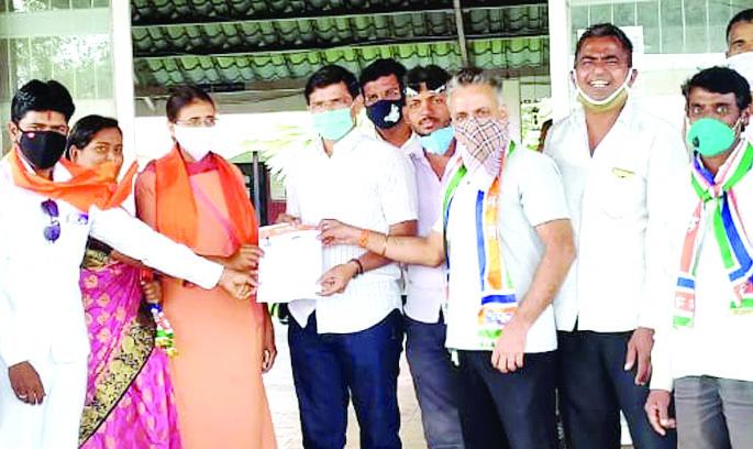 Give Rs 50,000 per hectare to orchards | फळबागांना हेक्टरी 50 हजार मदत द्या Give Rs 50,000 per hectare to orchards | फळबागांना हेक्टरी 50 हजार मदत द्या