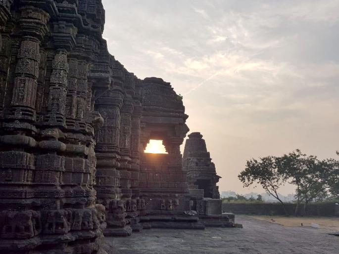 Kiranotsav at Gondeshwar Temple in Sinnar | सिन्नरच्या गोंदेश्वर मंदिरात किरणोत्सव.. Kiranotsav at Gondeshwar Temple in Sinnar | सिन्नरच्या गोंदेश्वर मंदिरात किरणोत्सव..
