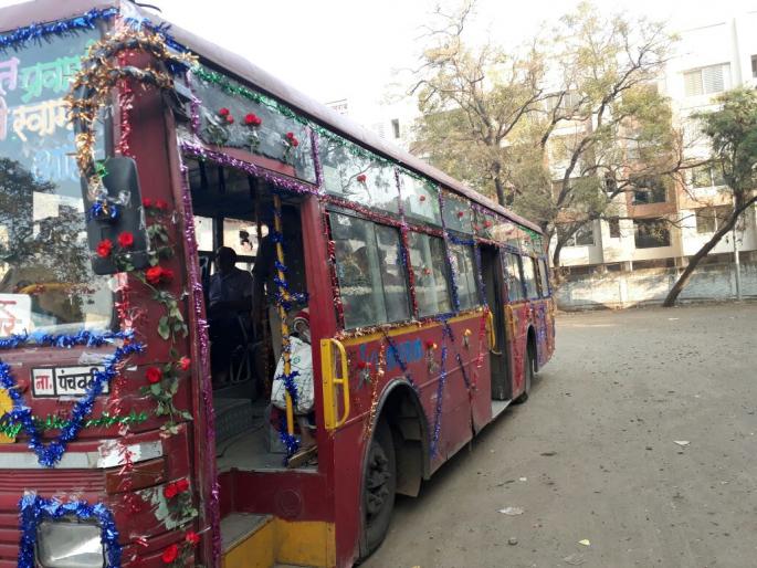 bus,driver,st,tetairment,relletionship | बसची साथ सुटल्याने गहिवरला चालक bus,driver,st,tetairment,relletionship | बसची साथ सुटल्याने गहिवरला चालक