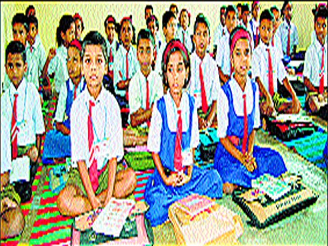 The first students still wait for the books | पहिलीच्या विद्यार्थ्यांना अजूनही पुस्तकांची प्रतीक्षा The first students still wait for the books | पहिलीच्या विद्यार्थ्यांना अजूनही पुस्तकांची प्रतीक्षा