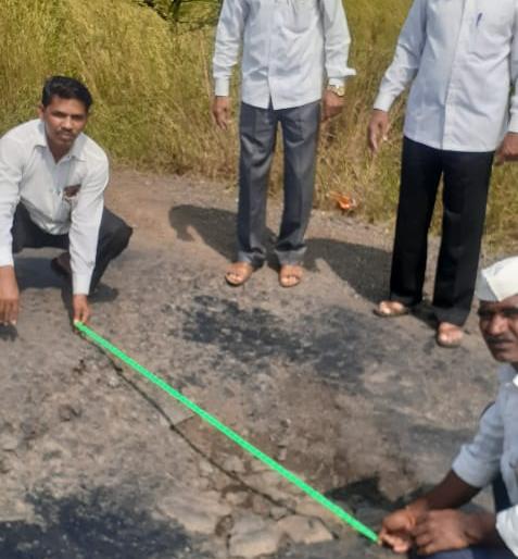 MP Pawar assures compensation to affected farmers | नुकसानग्रस्त शेतकऱ्यांना नुकसानभरपाईचे आश्वासन MP Pawar assures compensation to affected farmers | नुकसानग्रस्त शेतकऱ्यांना नुकसानभरपाईचे आश्वासन