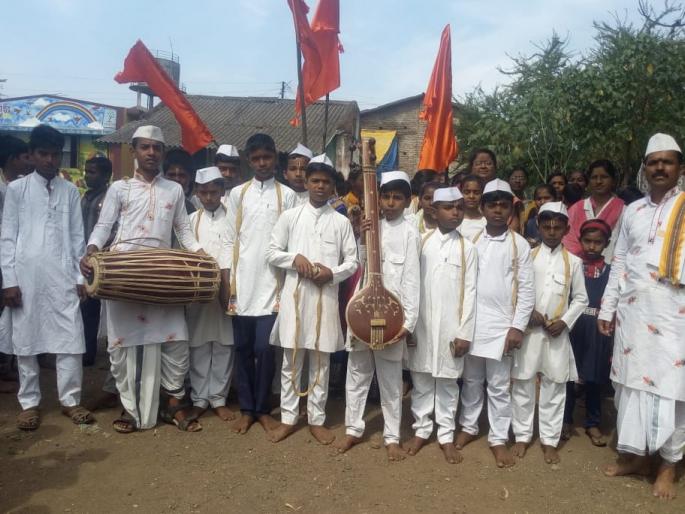Conducting the Dindhi of Vaishnavas | वैष्णवांच्या दिंडीचे आयोजन Conducting the Dindhi of Vaishnavas | वैष्णवांच्या दिंडीचे आयोजन