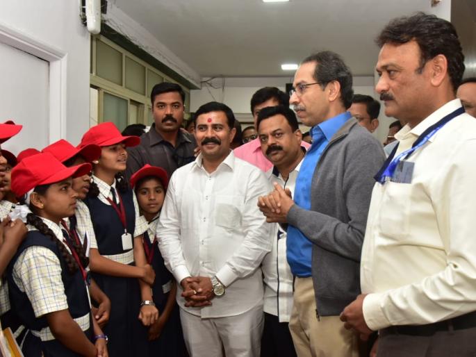 Come back to the ministry as an officer | अधिकारी बनून मंत्रालयात पुन्हा या : मुख्यमंत्री उद्धव ठाकरे Come back to the ministry as an officer | अधिकारी बनून मंत्रालयात पुन्हा या : मुख्यमंत्री उद्धव ठाकरे