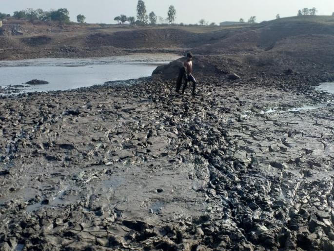 Dry water supply to Vilholi | विल्होळीला पाणीपुरवठा करणारा बंधारा कोरडा