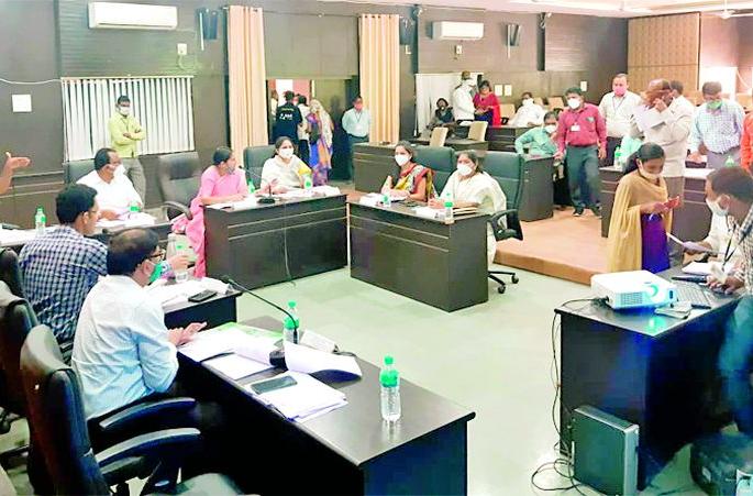 Hundreds of staff transfers in ZP | झेडपीतील शंभरावर कर्मचाऱ्यांच्या बदल्या Hundreds of staff transfers in ZP | झेडपीतील शंभरावर कर्मचाऱ्यांच्या बदल्या