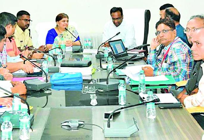 Contact groups should be formed for immediate contact in the village | गावात तात्काळ संपर्कासाठी संपर्क गट तयार करावा Contact groups should be formed for immediate contact in the village | गावात तात्काळ संपर्कासाठी संपर्क गट तयार करावा