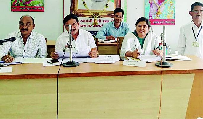 Green flagrant budget for 150.69 crores | १५०.६९ कोटींच्या अर्थसंकल्पाला हिरवी झेंडी