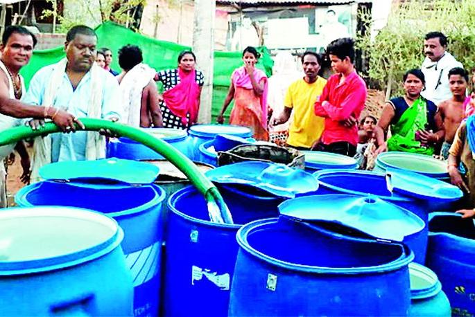 Water supply through tanker relief to the residents | टँकरद्वारे पाणी पुरवठा नागरिकांना दिलासा