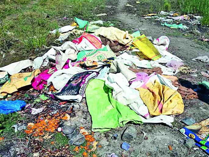 Plotch trash water resources crisis | प्लॉस्टिक कचऱ्याचे जलस्त्रोतांवर संकट Plotch trash water resources crisis | प्लॉस्टिक कचऱ्याचे जलस्त्रोतांवर संकट