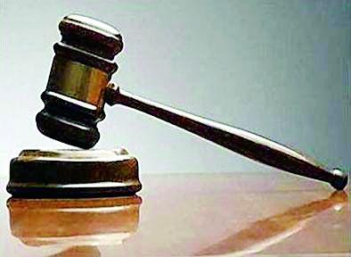 By throwing kerosene alive, the man who saved the wife for life | रॉकेल टाकून पत्नीला जाळणाऱ्याला जन्मठेप By throwing kerosene alive, the man who saved the wife for life | रॉकेल टाकून पत्नीला जाळणाऱ्याला जन्मठेप