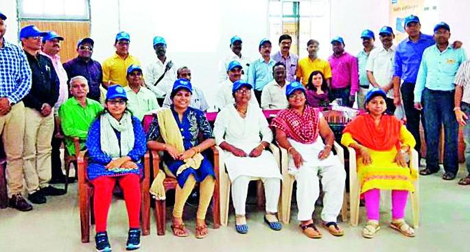 District 15th position due to the efforts of officials and employees | अधिकारी व कर्मचाऱ्यांच्या प्रयत्नामुळे जिल्हा १५ व्या स्थानी District 15th position due to the efforts of officials and employees | अधिकारी व कर्मचाऱ्यांच्या प्रयत्नामुळे जिल्हा १५ व्या स्थानी